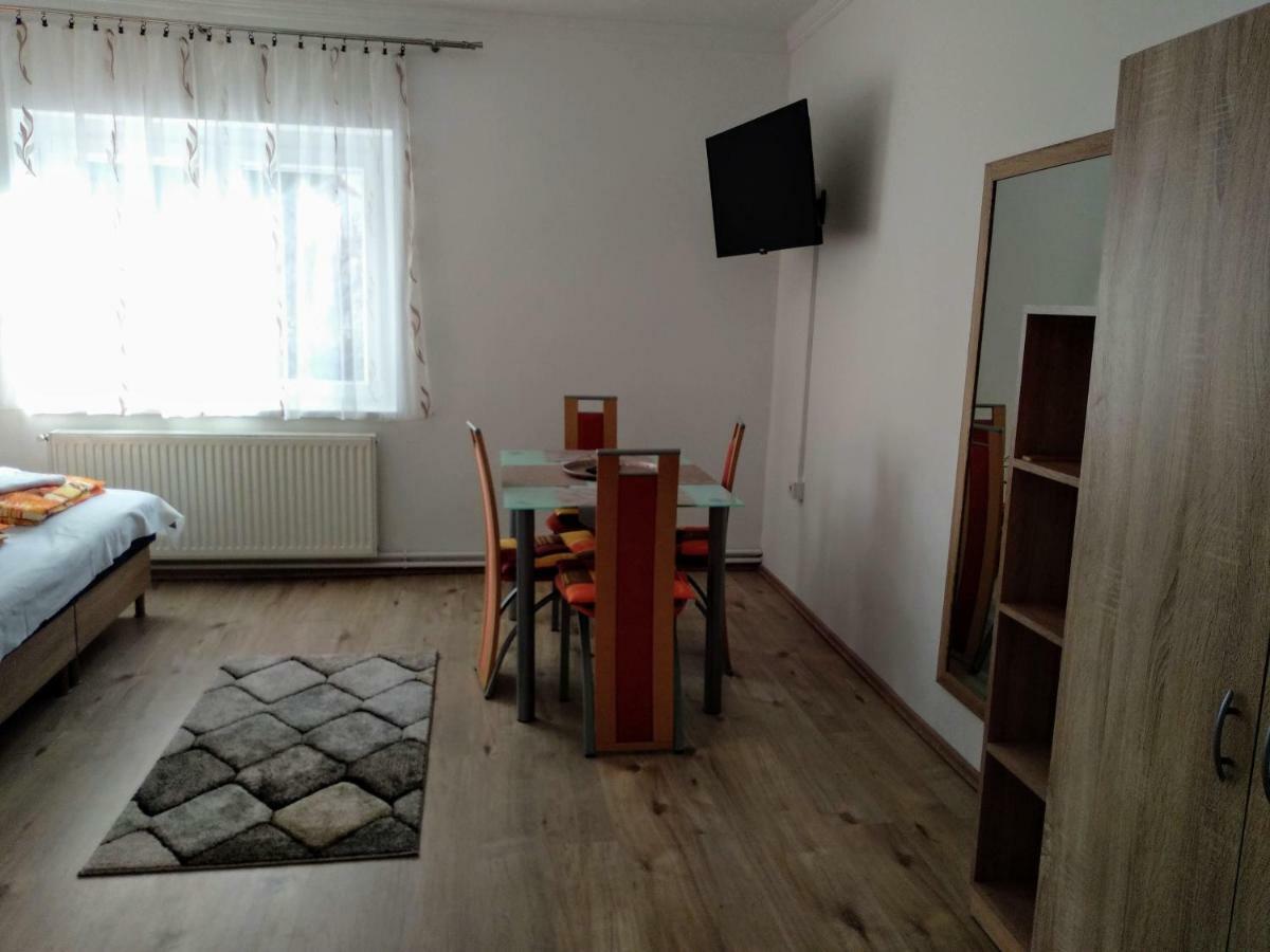 Fuege Vendeghaz Hotel Miskolc Luaran gambar